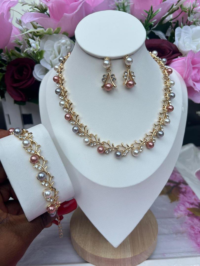 Pearl Rhinestone Necklace, bracelet & Earrings